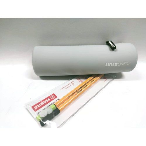 ASTUCCIO TOMBOLINO IN SILICONE TINTA UNITA CON DUE STABILO POINT 88 IN OMAGGIO - GRIGIO